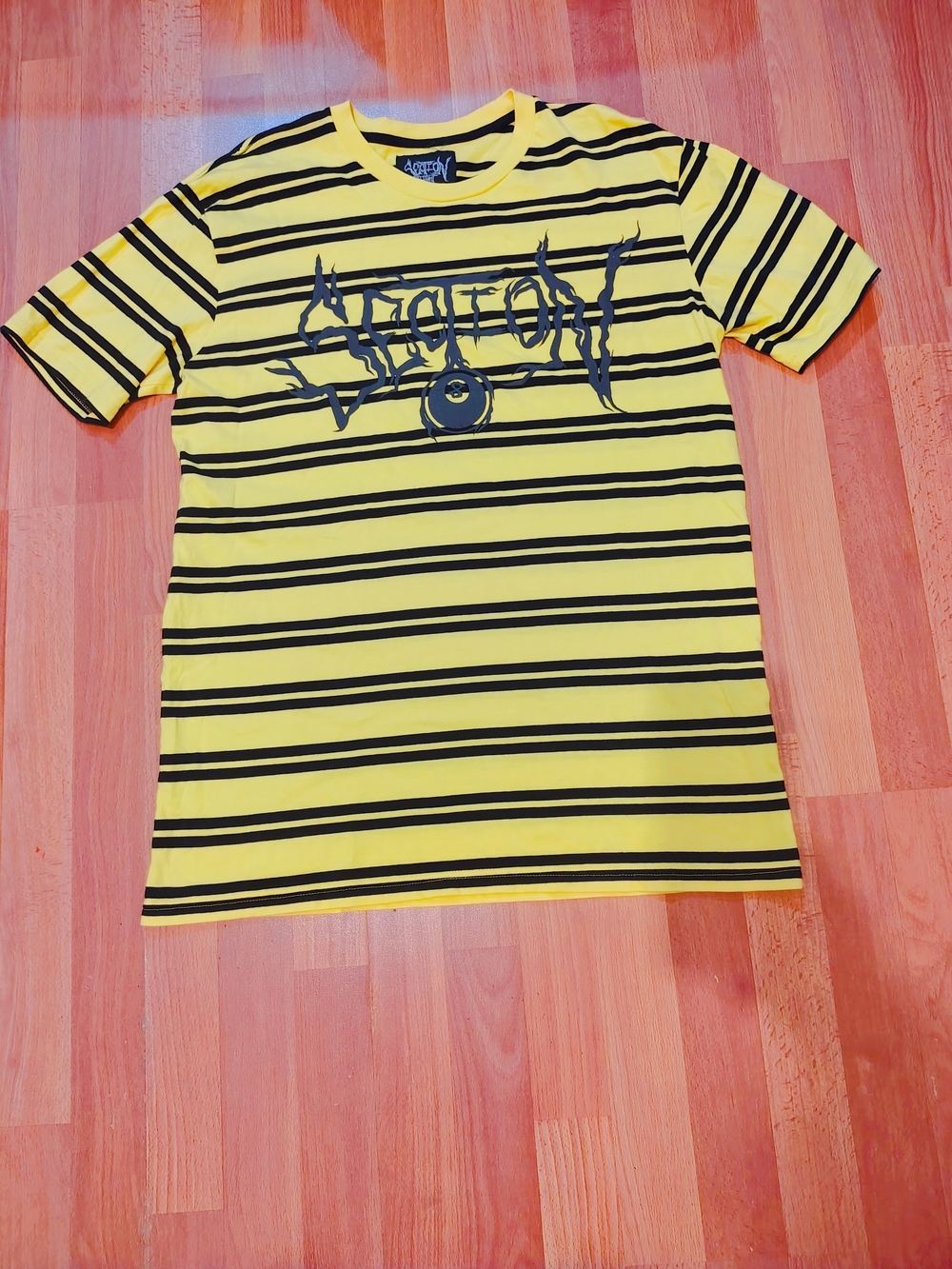 Section 8 Streetwear Yellow Black Striped Graphic T-Shirt Men's L Goth Y2K